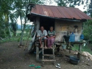 Mak Olem Pemulung Asal Cipendeuy, Dapat Bantuan Pokok Dari Kapolres Subang