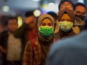 WHO: Masyarakat Harus Pakai Masker di Tempat Umum