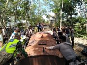 DUA LOKASI SUMUR MINYAK WARGA NYOGAN DITERTIBKAN GABUNGAN TNI POLRI