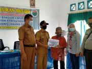 Pemdes Bangun Karya Salurkan BLT DD Tahap ll Periode V Agustus 2020