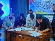 Rapat Pleno KPU Tanjabtim Tetapkan dan Tanda Tangani Rekapitulasi Hasil Suara Pilgub Pilkada Serentak 2020