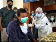 Bupati Tanjab Timur H, Romi Hariyanto, se, Suntik Vaksin Seperti Rasa Digigit Semut