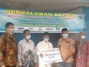 Pemdes Rantau Jaya Salurkan BLT DD Tahap l Kepada 130 KPM, Sumaryadi Berharap Agar Masyarakat Tetap Mematuhi Prokes Covid-19