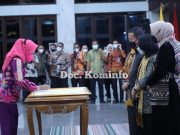 Bupati Tulang Bawang Menerima Penghargaan Dari Menteri Pemberdayaan Perempuan dan Perlindungan Anak Sebagai Kabupaten Layak Anak Peringkat Madya Tahun 2021