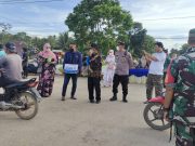 Camat, Beserta Forkompincam Bersama Karang Taruna dan TTAC Menggelar Bagi Takjil