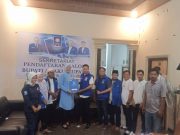 Ratusan Warga Simpatisan Dillah Hich Ikut Dampingi Kembalikan Formulir Pendaftaran Bacalon Bupati Tanjab Timur Ke Sekretariat DPD PAN