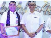Bupati Romi Terima Penghargaan dari Kepala Beacukai Jambi