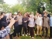 Tak kunjung Datang, Bupati Dillah Datangi Pendemo Ditaman PKK Duduk Bersama Terima Aspirasi Massa