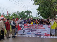 Dalam Rangka HUT Ke 80 PGRI Rantau Rasau Gelar Jalan Santai