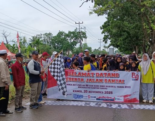Dalam Rangka HUT Ke 80 PGRI Rantau Rasau Gelar Jalan Santai