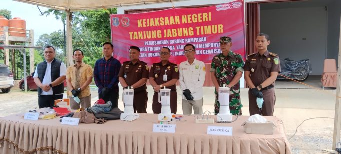 Kejari Tanjab Timur Musnahkan Barang Rampasan Perkara Tindak Pidana Memiliki Kekuatan Hukum Tetap