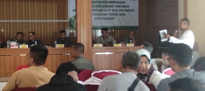 Perhutani KPH Cianjur Ajak Generasi Muda Jaga Kelestarian Lingkungan di Kegiatan Wiralaya Pancawaluya