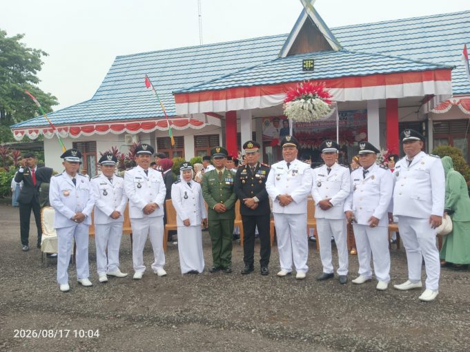 Ediyanto., SPd., Camat Mendahara Ulu Pimpin Upacara HUT RI KE-81